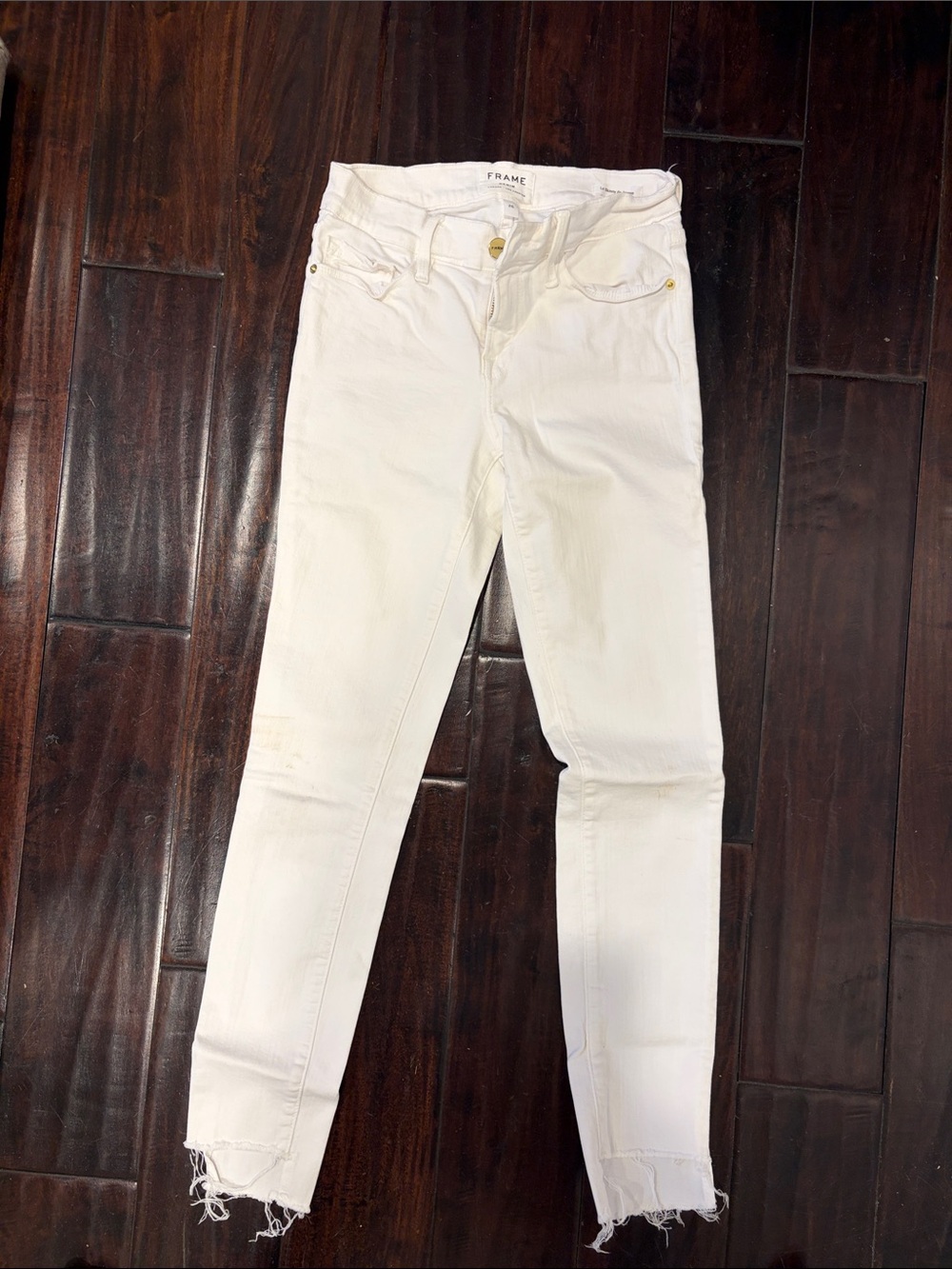 Frame Denim Off-White High-Rise Skinny Jeans with Frayed Hem